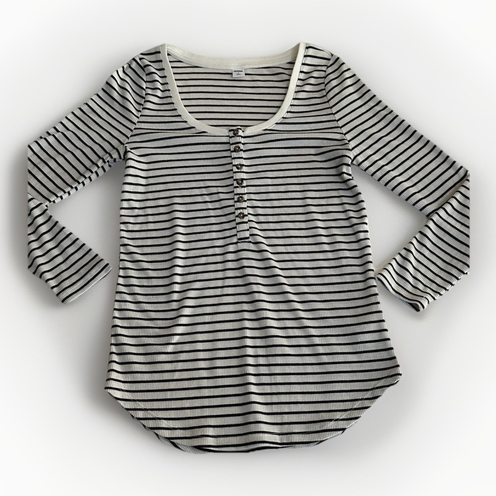 ASO Bella Swan ALT Old Navy Henley Top Medium‎ Striped Twilight Y2K Slim Fit